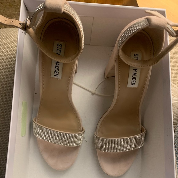 Shoes - Picture 5 of 6